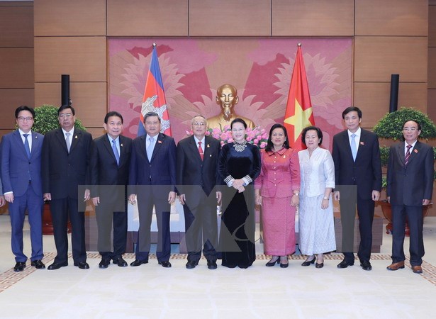 Chủ tịch Quốc hội Nguyễn Thị Kim Ngân tiếp Phó Chủ tịch thứ Nhất Thượng viện Vương quốc Campuchia Nay Pena. (Ảnh: Trọng Đức/TTXVN)