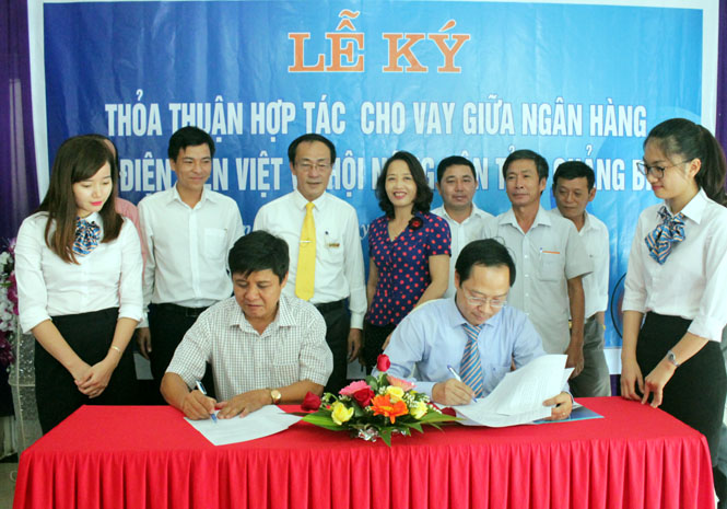 Lễ ký kết giữa Hội nông dân tỉnh và Ngân hàng Bưu điện Liên Việt chi nhánh Quảng Bình