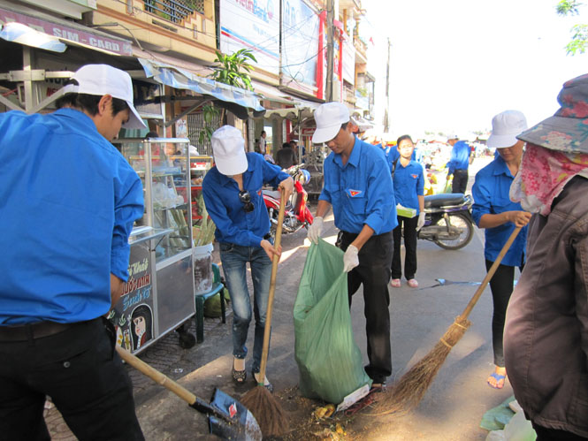 Làm sạch vệ sinh môi trường là biệp pháp tốt nhất nhằm chủ động phòng ngừa SXH.