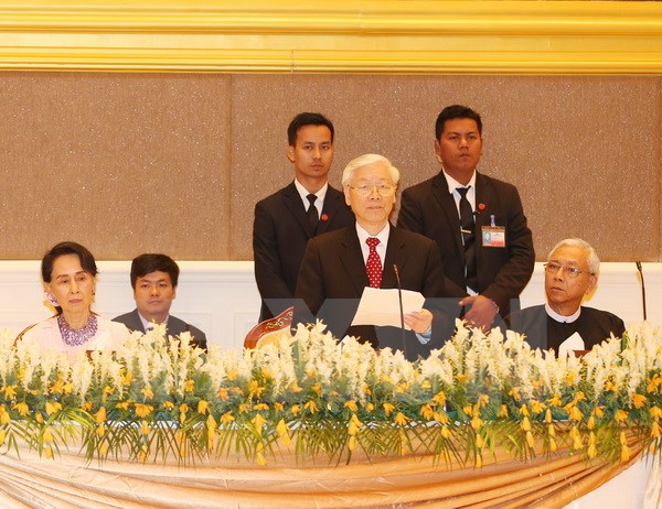Tổng Bí thư Nguyễn Phú Trọng dự chiêu đãi chính thức của Tổng thống Myanmar Htin Kyaw. (Ảnh: Trí Dũng/TTXVN)