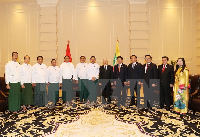 Tổng Bí thư Nguyễn Phú Trọng tiếp Chủ tịch Đảng Đoàn kết và Phát triển Liên bang Myanmar (USDP) Than Htay. (Ảnh: Trí Dũng/TTXVN)