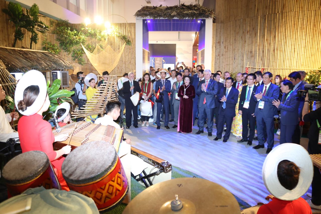 Bộ trưởng Bộ VHTT&DL Nguyễn Ngọc Thiện chủ trì Ngày Quốc gia Việt Nam tại EXPO 2017 với sự tham dự của Phó Chủ tịch Hạ viện Kazakhstan cùng nhiều quan chức cấp cao Kazakhstan