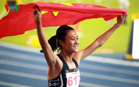  Nữ hoàng điền kinh mới Lê Tú Chinh là gương mặt trẻ đầy triển vọng của thể thao thành tích cao Việt Nam.