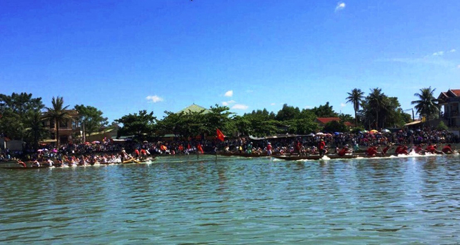  Lễ hội đua thuyền truyền thống xã Quảng Sơn, thị xã Ba Đồn nhân kỷ niệm 72 năm Cách mạng tháng Tám và Quốc khánh 2-9