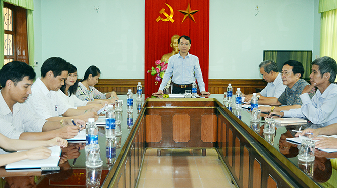  Đồng chí Bí thư Huyện ủy Quảng Ninh làm việc với Ban Tổ chức Huyện ủy về tiếp tục thực hiện Đề án 04-ĐA/HU về nâng cao chất lượng sinh hoạt chi bộ.