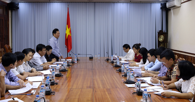 Đồng chí Nguyễn Tiến Hoàng, TUV, Phó Chủ tịch UBND tỉnh phát biểu tại buổi làm việc