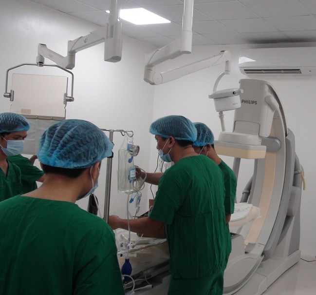 Phòng can thiệp tim mạch của bệnh viện được đầu tư trang thiết bị hiện đại để triển khai thực hiện thành công các kỹ thuật cao.