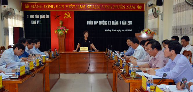  Đồng chí Nguyễn Thị Thanh Hương, Ủy viên Ban Thường vụ Tỉnh ủy, Phó Chủ tịch Thường trực HĐND tỉnh, phát biểu  kết luận phiên họp.