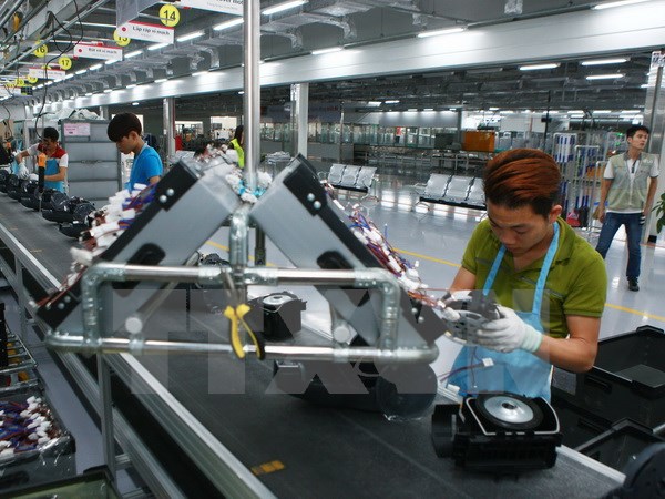 Dây chuyền sản xuất thiết bị điện tử gia dụng tại công ty LG Electronics Việt Nam. (Ảnh: Lâm Khánh/TTXVN)