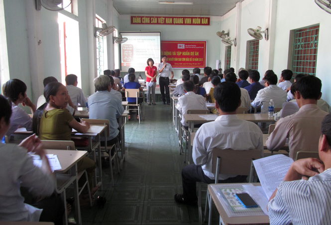  Hội CTĐ tỉnh tập huấn bình xét hộ hưởng lợi để triển khai thực hiện Dự án “Cứu trợ và hỗ trợ người dân sau cơn bão số 10 tại Quảng Bình”.