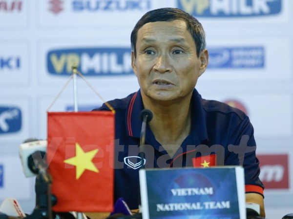 Huấn luyện viên Mai Đức Chung đã có cách “bắt chết” Messi Campuchia. (Ảnh: Minh Chiến/Vietnam+)