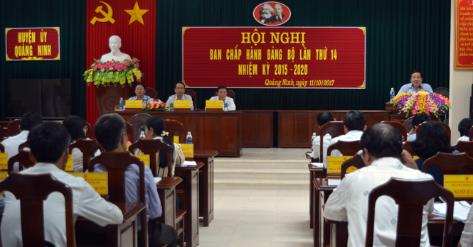  Đồng chí Nguyễn Xuân Quang, Ủy viên Ban Thường vụ Tỉnh ủy, Phó Chủ tịch Thường trực UBND tỉnh phát biểu chỉ đạo tại hội nghị 