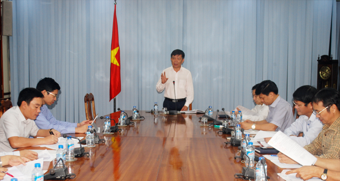 Đồng chí Nguyễn Hữu Hoài, Chủ tịch UBND tỉnh phát biểu tại buổi làm việc.