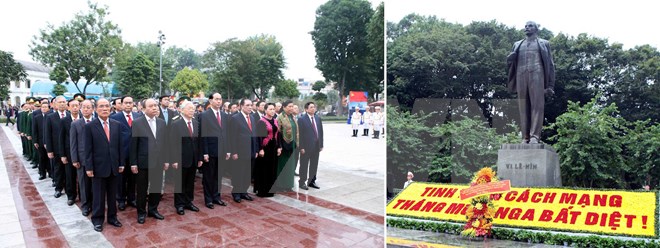 Sáng 5-11, đoàn đại biểu Đảng, Nhà nước và thành phố Hà Nội đến dâng hoa tưởng niệm tại Tượng đài V.I.Lenin. (Ảnh: TTXVN)
