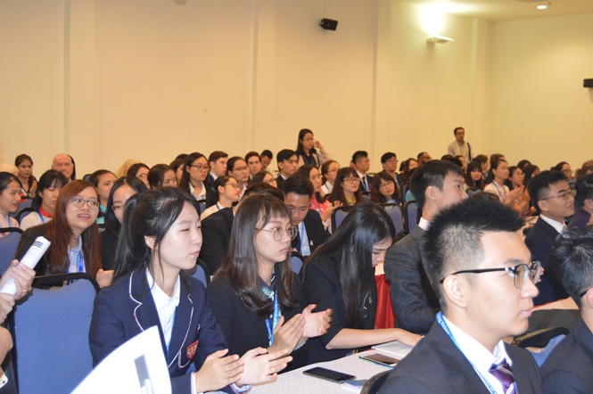 Các đại biểu thanh niên đến từ 17 nền kinh tế thành viên APEC tham dự Diễn đàn