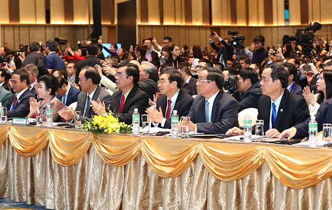 Hơn 2000 đại biểu lãnh đạo bộ, ngành, địa phương, CEO của nhiều công ty tên tuổi trong nước và thế giới đã tham dự Hội nghị