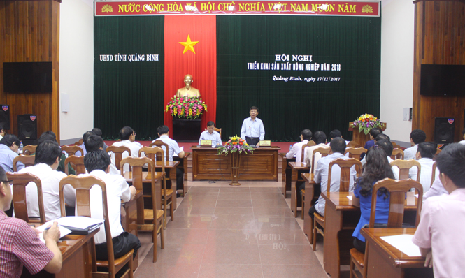 Đồng chí Nguyễn Hữu Hoài  và đồng chí Phan Văn Khoa chủ trì hội nghị. 