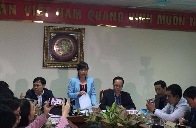 Giám đốc Sở Y tế tỉnh Bắc Ninh Tô Thị Mai Hoa công bố kết luận của hội đồng chuyên môn. (Ảnh: PV/Vietnam+)