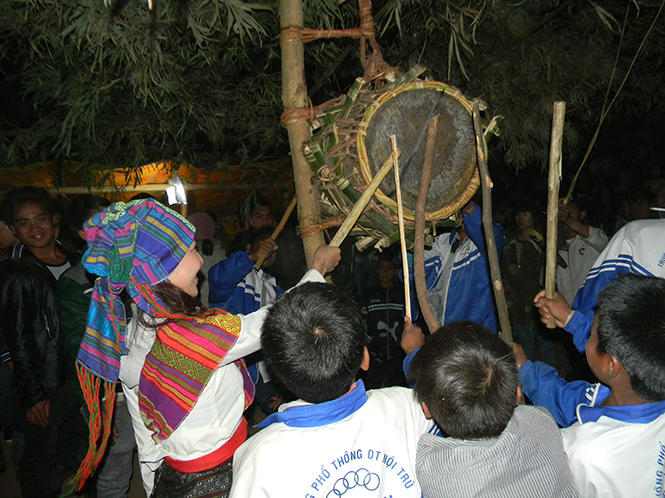 Lễ hội đập trống của người Ma Coong.