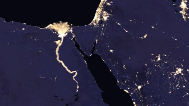  Sông Nile và vùng xung quanh rực rỡ trong buổi đêm - Ảnh: NASA