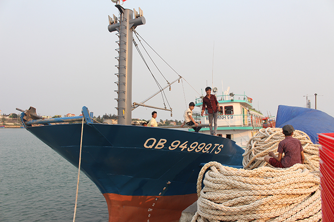 Tàu vỏ sắt có công suất trên 370CV của ngư dân xã Hải Ninh phát huy tốt hiệu quả khai thác xa bờ.