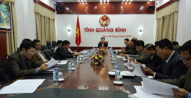 Đồng chí Nguyễn Tiến Hoàng, TUV, Phó Chủ tịch UBND tỉnh chủ trì đầu cầu trực tuyến Quảng Bình