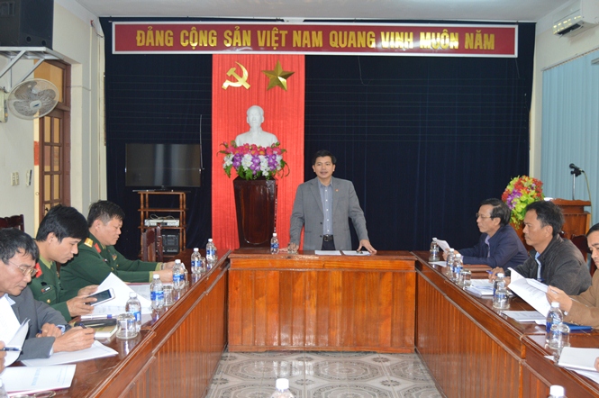 Đồng chí Trần Vũ Khiêm, Giám đốc Sở Văn hóa - Thể thao, Trưởng Ban tổ chức liên hoan  thống nhất nội dung chương trình tổ chức liên hoan