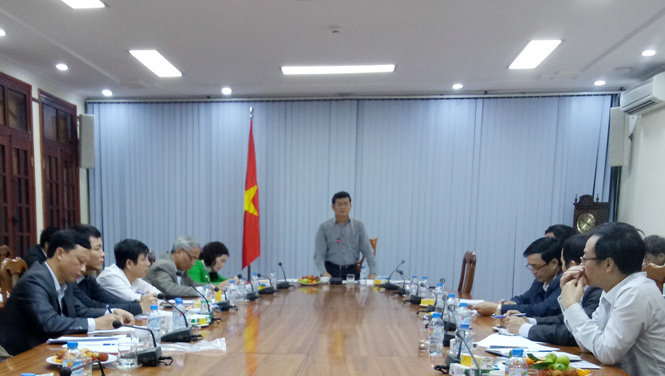 Đồng chí Trần Tiến Dũng, Phó Chủ tịch UBND tỉnh chủ trì hội nghị.