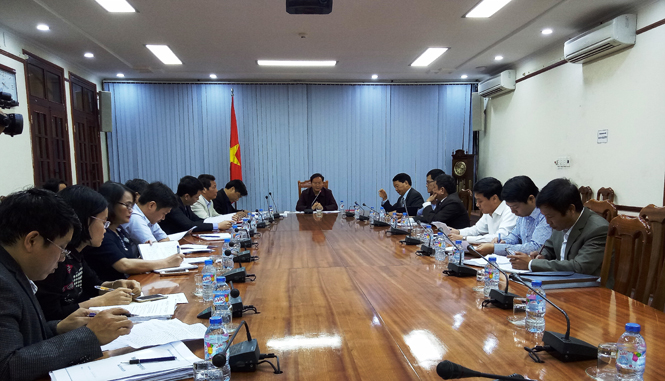Đồng chí Lê Minh Ngân, Tỉnh ủy viên, Phó Chủ tịch UBND tỉnh chủ trì buổi làm việc với các nhà đầu tư.