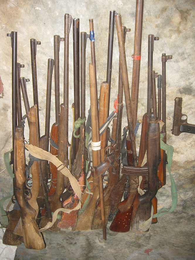 Các loại súng do người dân huyện Minh Hóa tự giác giao nộp.