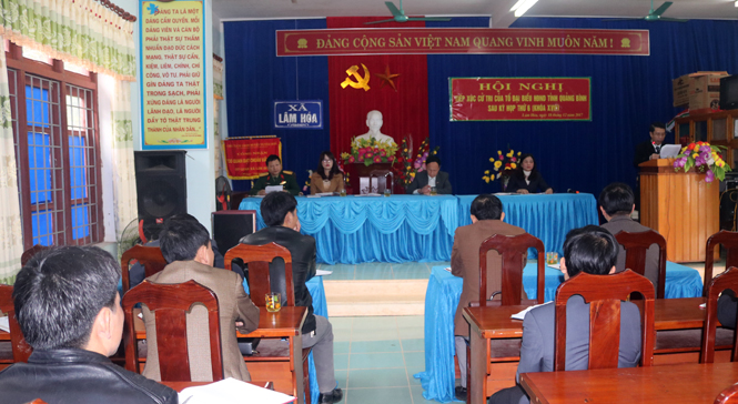 Đại biểu HĐND tỉnh tiếp xúc với cử tri huyện Tuyên Hoá.