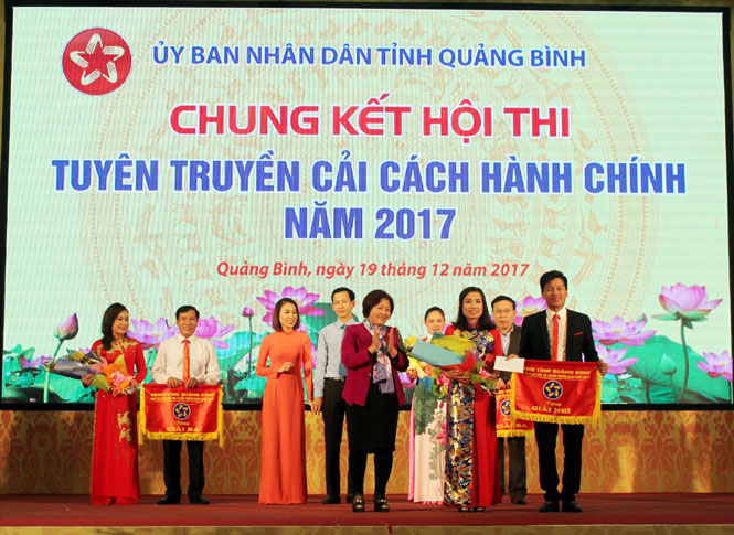 Đồng chí  Nguyễn Thị Thanh Hương, Uỷ viên Ban thường vụ Tỉnh ủy, Phó Chủ tịch Thường trực HĐND tỉnh