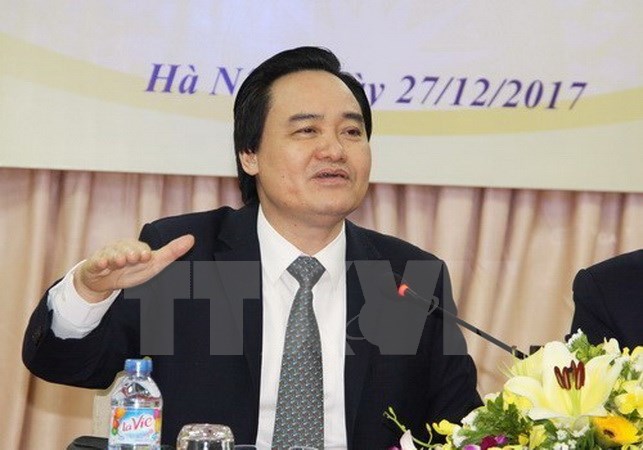 Bộ trưởng Bộ Giáo dục và Đào tạo Phùng Xuân Nhạ phát biểu chỉ đạo tại hội nghị. (Nguồn: TTXVN phát)