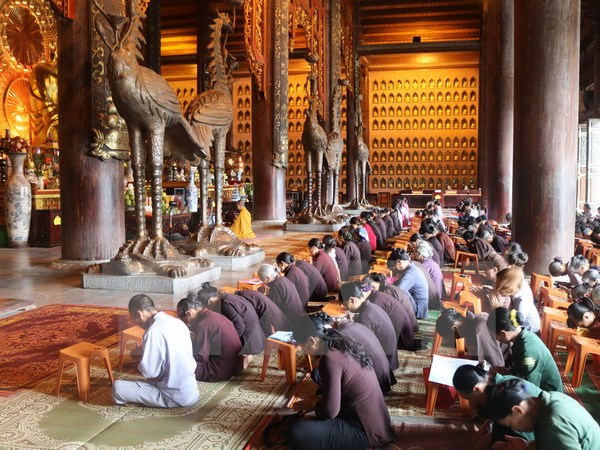 Lễ Vu Lan báo hiếu được tổ chức trang nghiêm tại chùa Bái Đính. (Ảnh: Ninh Đức Phương/TTXVN)