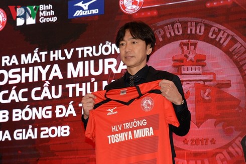  HLV Toshiya Miura sẽ giúp TP HCM thăng tiến ở V-League 2018? (Ảnh: Hà Khánh)