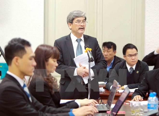 Luật sư Nguyễn Huy Thiệp bào chữa cho bị cáo tại phiên tòa. (Ảnh: An Đăng/TTXVN)