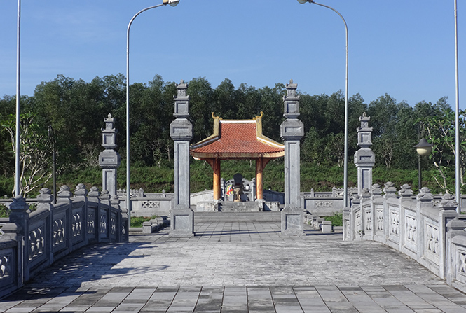 Lăng mộ Lễ Thành hầu Nguyễn Hữu Cảnh ở xã Trường Thủy.