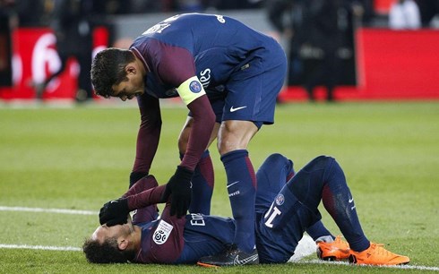  Chấn thương của Neymar nặng hơn dự kiến. (Ảnh: Getty)