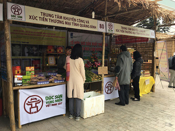 Sản phẩm khoai deo Thanh Thuỷ trưng bày tại hội chợ đặc sản vùng miền Việt Nam 2017.