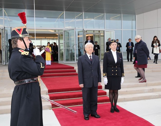 Lễ đón Tổng Bí thư Nguyễn Phú Trọng tại sân bay Quân sự Orly ở Thủ đô Paris. (Ảnh : Trí Dũng/TTXVN)