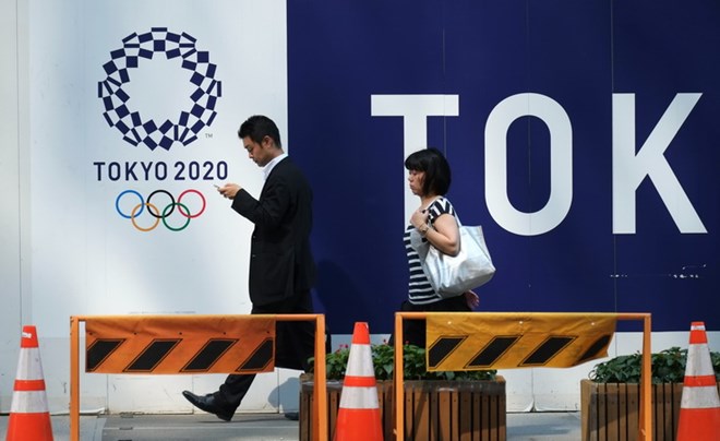 Logo của Thế vận hội Olympic Tokyo 2020 ở thủ đô Tokyo ngày 20/7/2017. (Ảnh: AFP/TTXVN)