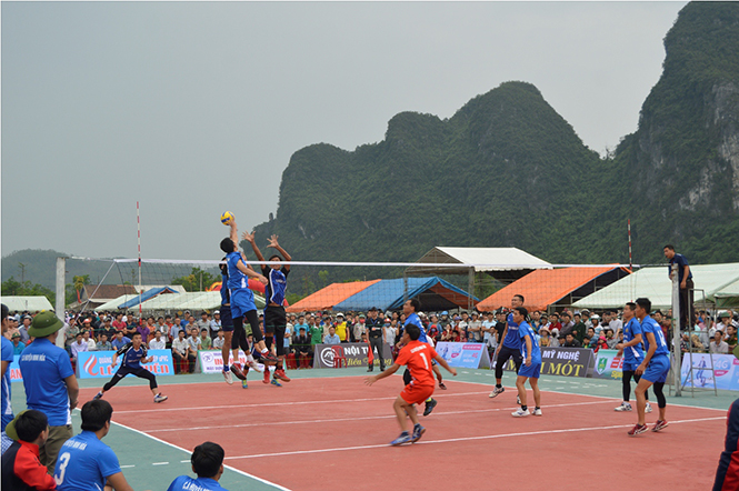 Giải vô địch bóng chuyền huyện Minh Hóa năm 2018, một hoạt động đặc sắc của tuần đã thu hút hàng ngàn khán giả đến sân vì có nhiều tuyển thủ bóng chuyền chuyên nghiệp tham gian.