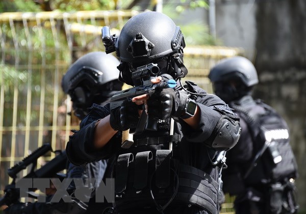 Cảnh sát Indonesia tham gia diễn tập chống khủng bố tại Denpasar, Bali. (Nguồn: AFP/TTXVN)