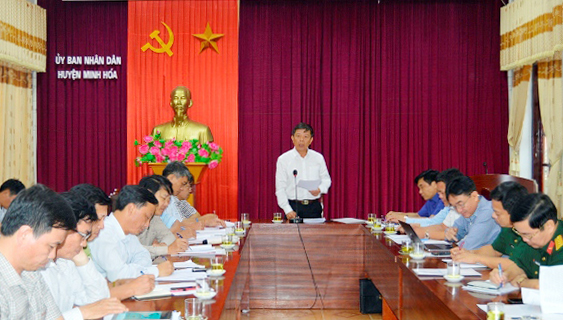 Đồng chí Nguyễn Hữu Hoài, Chủ tịch UBND tỉnh phát biểu kết luận buổi làm việc.