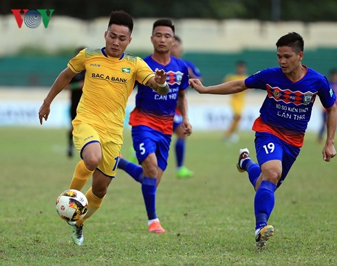 Vòng 15 V-League 2018: Hà Nội FC đại thắng, Nam Định lội ngược dòng