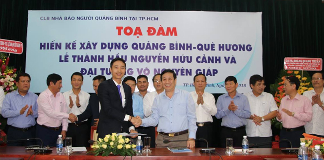 Đồng chí Nguyễn Xuân Quang và các nhà đầu tư ký cam kết trong việc sớm triển khai việc đầu tư 3 dự án