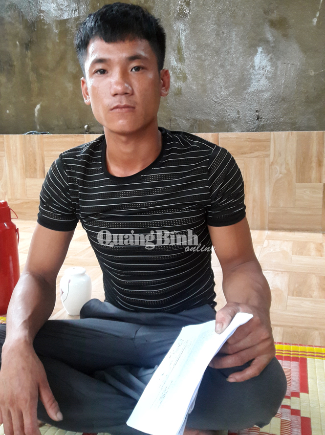 Anh Phạm Ngọc Cường, bức xúc vì Công ty Bảo Việt Quảng Bình trốn tránh trách nhiệm bồi thường với khách hàng.   