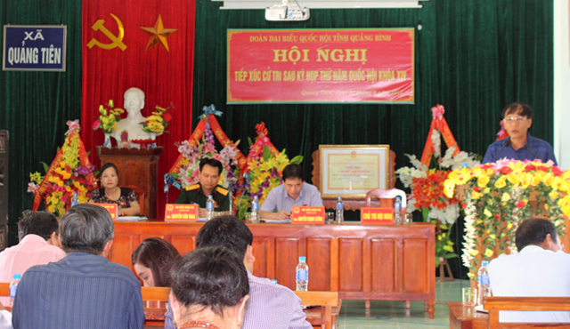 Đoàn ĐBQH tỉnh tiếp xúc cử tri tại thị xã Ba Đồn.