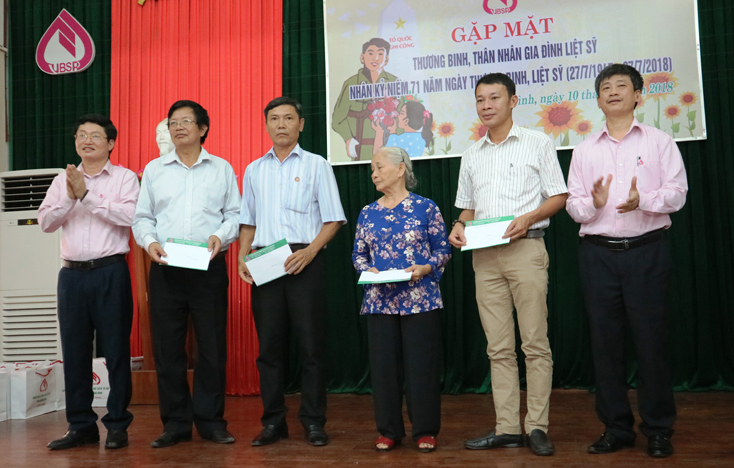 NHCSXH tỉnh Quảng Bình gặp mặt thương binh, thân nhân gia đình liệt sỹ