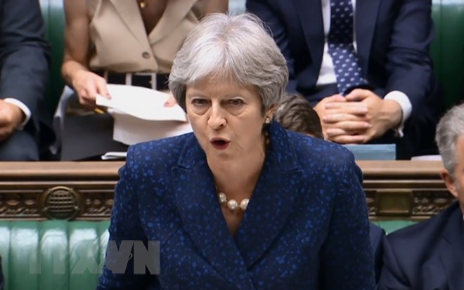Thủ tướng Anh Theresa May ngăn trình trạng nội các tan rã do Brexit